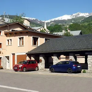 https://hotel-arolla.hotels-rhonealpes.com